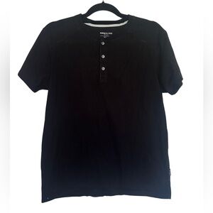 Kenneth‎ Cole Black Short Sleeve Henley Shirt – Men’s Medium